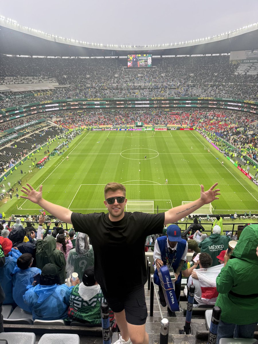 adamfarmer98's tweet photo. 40 days on the road comes to an end. 
World Cup 2026 - USA/MEXICO. 
The rollercoaster that is following England away...Our time will come 🏴󠁧󠁢󠁥󠁮󠁧󠁿 https://t.co/MruUOmtv2a