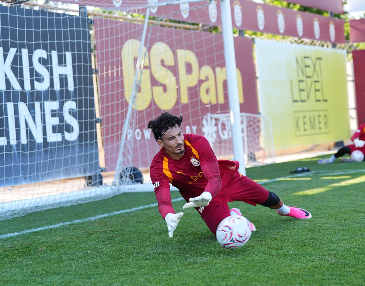 GalatasaraySK's tweet photo. 📸 Akşam antrenmanımızdan kareler. 💪 https://t.co/fMrKLLCZZk