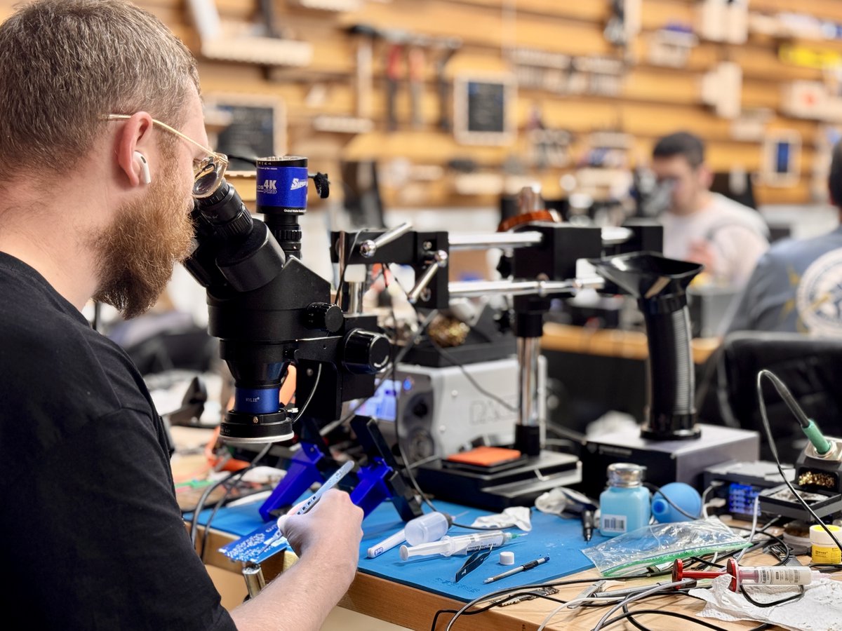 iFixit tweet media