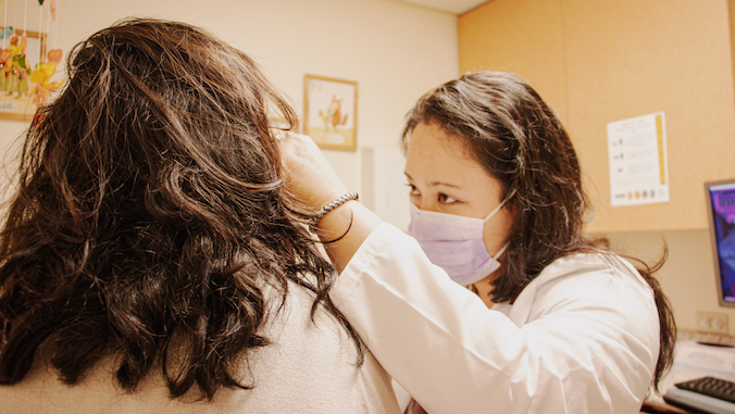 uhmanoa's tweet photo. .@uhmedjabsom expert Erika Noel explains the growing cyclospora outbreak, sharing symptoms, treatment and practical food safety tips, including thorough handwashing, produce cleaning and cooking to reduce infection risk ➡️ https://t.co/WIeJe181bx https://t.co/rqfSZo6ggv