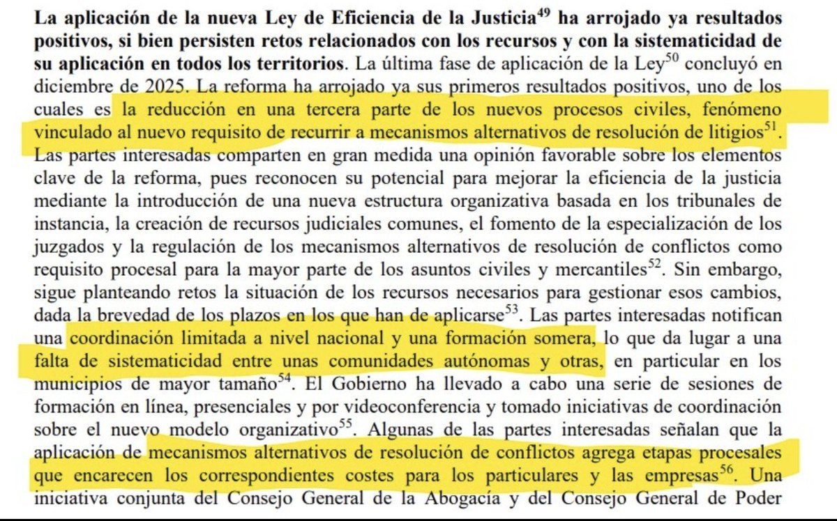 iuristoteles's tweet photo. 6/ Ley de Eficiencia y reducción de la litigiosidad

Refiere la Comisión Europea que las reformas del Sr. Bolaños han reducido la litigiosidad... por el nuevo requisito de recurrir a los MASC (mecanismos alternativos de resolución de conflictos)

Lo he explicado. Se exige, antes de presentar la demanda, que las partes intenten una especie de mediación (que paga el ciudadano y dilata enormemente los plazos). Si no, no se admite la demanda. Como no hay criterios de cuando se ha intentado dicha mediación, se inadmite casi todo (preguntad a cualquier funcionario o abogado/procurador)

Por eso ha bajado, artificialmente, la litigiosidad. Porque han impedido que la gente llegue al juzgado (que ya llegará la avalancha el año que viene)

Eso sumado a la reforma de los Tribunales de Instancia ha creado el mayor caos y colapso de la historia en los juzgados.

El Ministerio de Justicia y el Ministro Sr. Bolaños manipulan los datos interesadamente. Reitero, preguntad a cualquier abogado. La situación en los Juzgados es crítica.