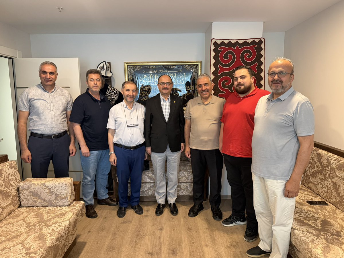 OsmanMesten16's tweet photo. Ofisimizde ağırladığımız;

#DenizFeneriBursa 
Temsilcisi Ali Duman ile

Yöneticiler;
İrfan Tuğrul 
Neşet Kaya
Ali Karakuş 
İbrahim Demir ve
Fatih Gürbüz’e

ziyaretlerinden ötürü teşekkür ediyor, bereketli çalışmalar diliyorum. https://t.co/RqhoQHvDWq