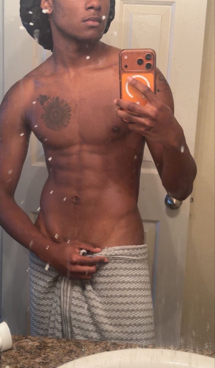 JayBank2099's tweet photo. A few recents, lmk if you want more😗 #bi #dfw #black https://t.co/CTmmYw7x3X
