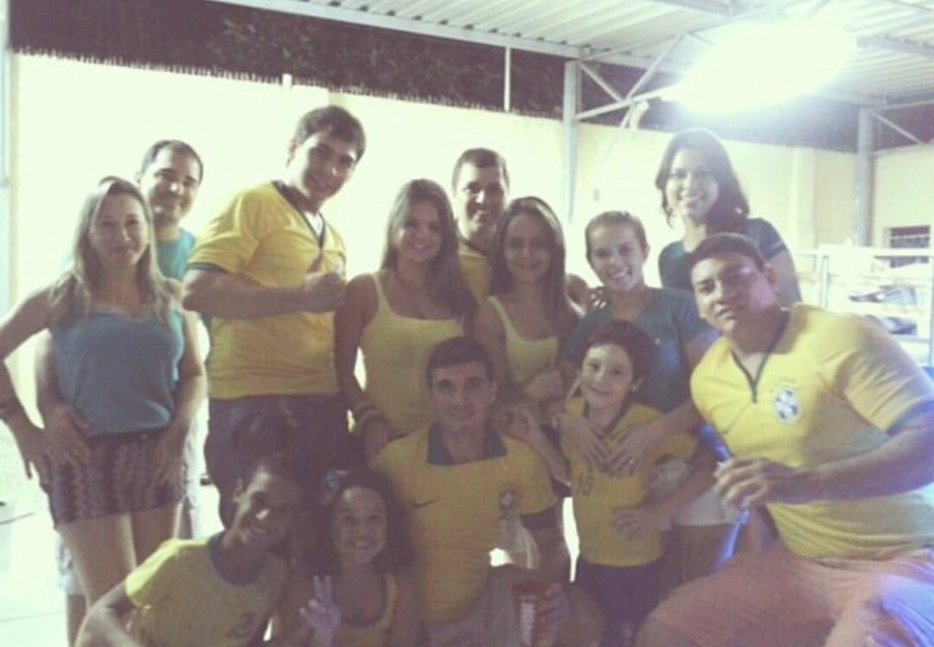 edrovinid's tweet photo. crescer sendo bixa é um evento ner https://t.co/BPnrMTo6Kd