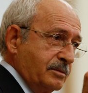 acikistihbarat's tweet photo. Türkiye'de herkesin üzerinde ortaklaştığı nefret objesi olma konusunda @RasimOzan_K ile yarışmaya başladın haris ihtiyar @kilicdarogluk 
@herkesicinCHP 'yi %5'e çektiğin noktada o şerefsiz Rasim'i de geçmiş olacaksın. https://t.co/DY2Pu7IrBQ