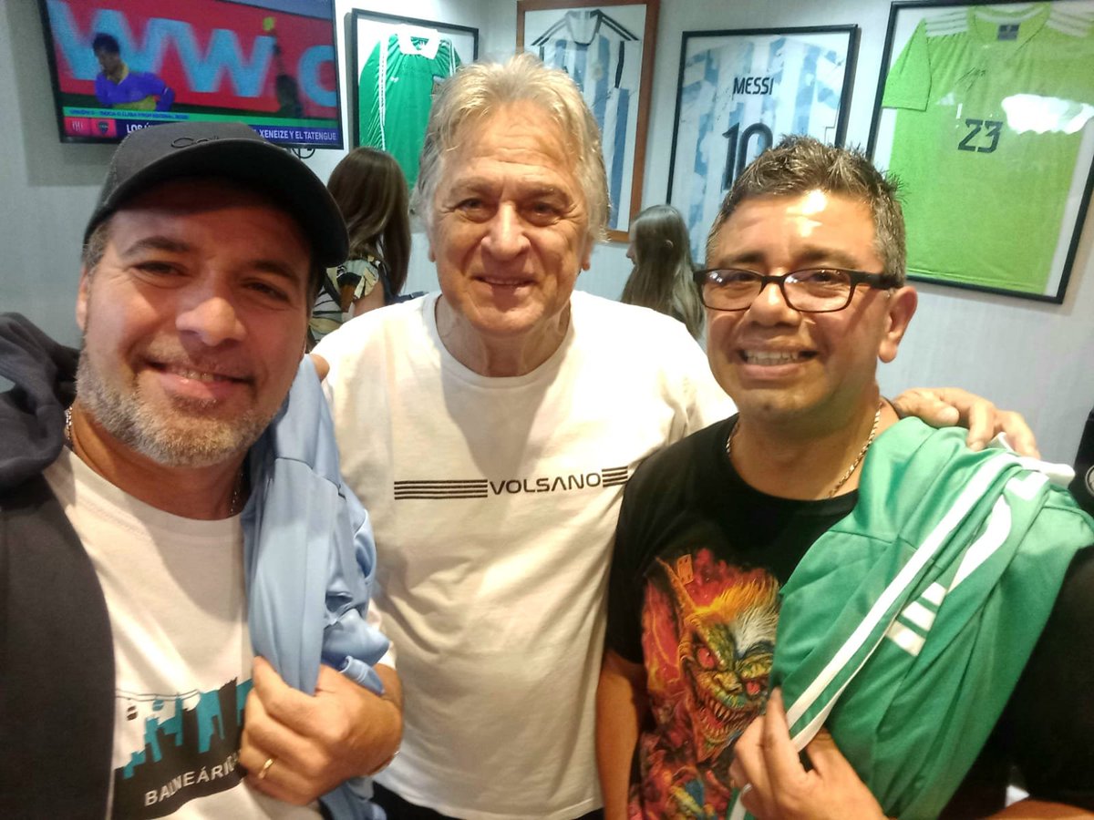 guillotcorrea's tweet photo. @Argentina @ubaldofillol Que honor haberte conocido!! https://t.co/C1AFcuJ40w