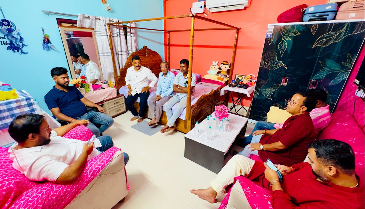 Sushanta_BJP's tweet photo. তোমার কৃপায় সকল অমঙ্গল দূর হোক এবং মানবজীবন শান্তি, সুখ ও সমৃদ্ধিতে ভরে উঠুক।
আজ #মা_বিপদনাশিনী পূজা উপলক্ষে #বিশালগড়_মন্ডল অন্তর্গত #লক্ষ্মীবিল_গ্রাম_পঞ্চায়েতের সদস্য #মলিন_দাস-এর বাড়িতে আয়োজিত পূজায় অংশগ্রহণ করার সৌভাগ্য হলো। 
মায়ের চরণে প্রার্থনা জানাই, তিনি যেন সকলের সুস্বাস্থ্য, সুখ-শান্তি, কল্যাণ এবং সর্বাঙ্গীণ মঙ্গল নিশ্চিত করেন।