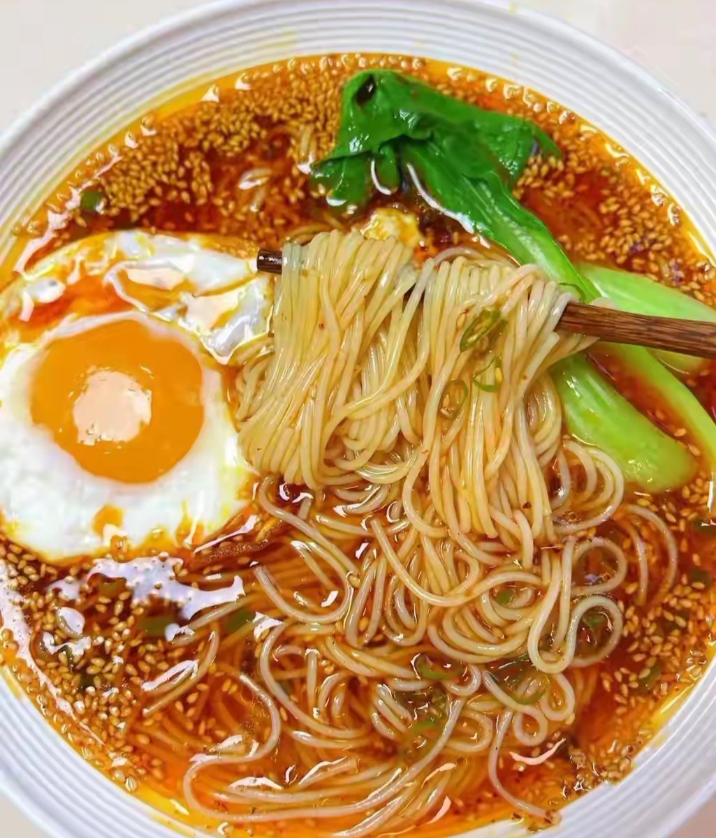 KrifaMohamed10's tweet photo. Tuck into the creamy miso ramen with plump grilled scallops—savory umami from Japan, perfect for a cozy weeknight meal. https://t.co/fKAfxd6AId
