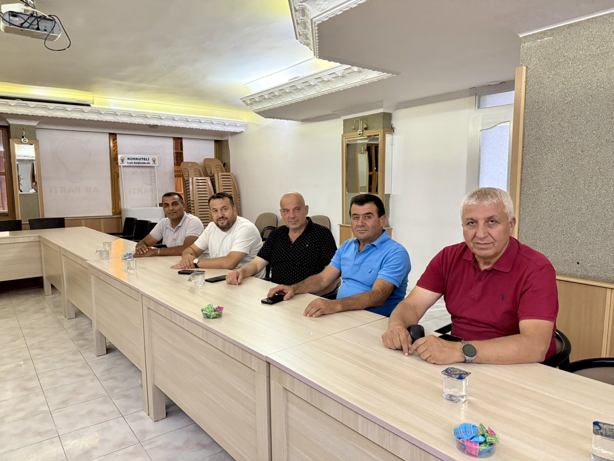 Ak_Korkuteli's tweet photo. İlçe Başkanımız Osman Nuri KÖK’ün Başkanlığında Koordinatörlerimiz Talat Doğan ve Ali Bayram Doğan’ın Katılımlarıyla Haftalık İlçe Olağan Yönetim Kurulu Toplantımızı Gerçekleştirdik. https://t.co/zrcCimWzSu