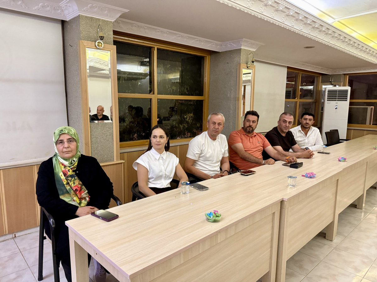 Ak_Korkuteli's tweet photo. İlçe Başkanımız Osman Nuri KÖK’ün Başkanlığında Koordinatörlerimiz Talat Doğan ve Ali Bayram Doğan’ın Katılımlarıyla Haftalık İlçe Olağan Yönetim Kurulu Toplantımızı Gerçekleştirdik. https://t.co/zrcCimWzSu