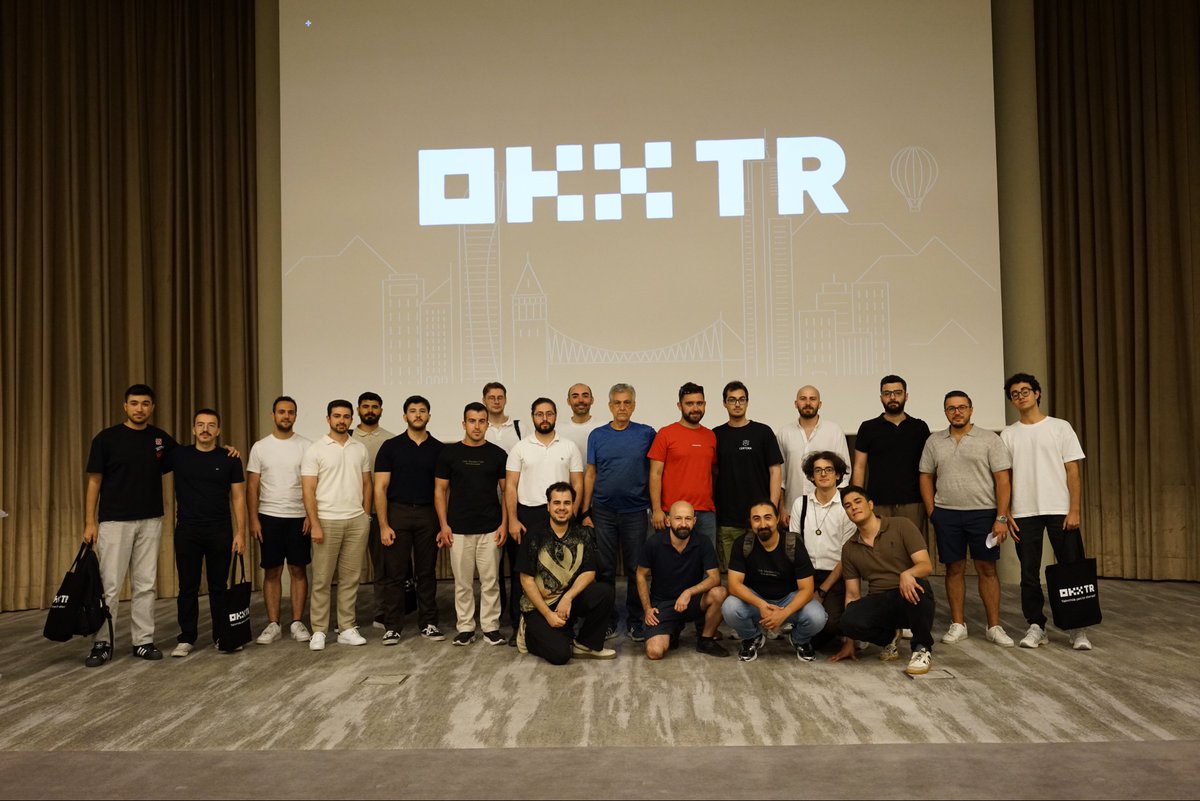 OKXTurkiye's tweet photo. Ankara’da @WinC300 eşliğinde topluluğumuz ile buluştuk. 

Portföy yönetimi, grafik analizi ve botlar üzerine derslerimizi yaptık. Bolca sohbet ve networking eşliğinde etkinliğimizi tamamladık. 

Bize katılan herkese çok teşekkür ederiz. Sıradaki etkinlikte görüşmek üzere 🫶🏻 https://t.co/31Hyod5NLW