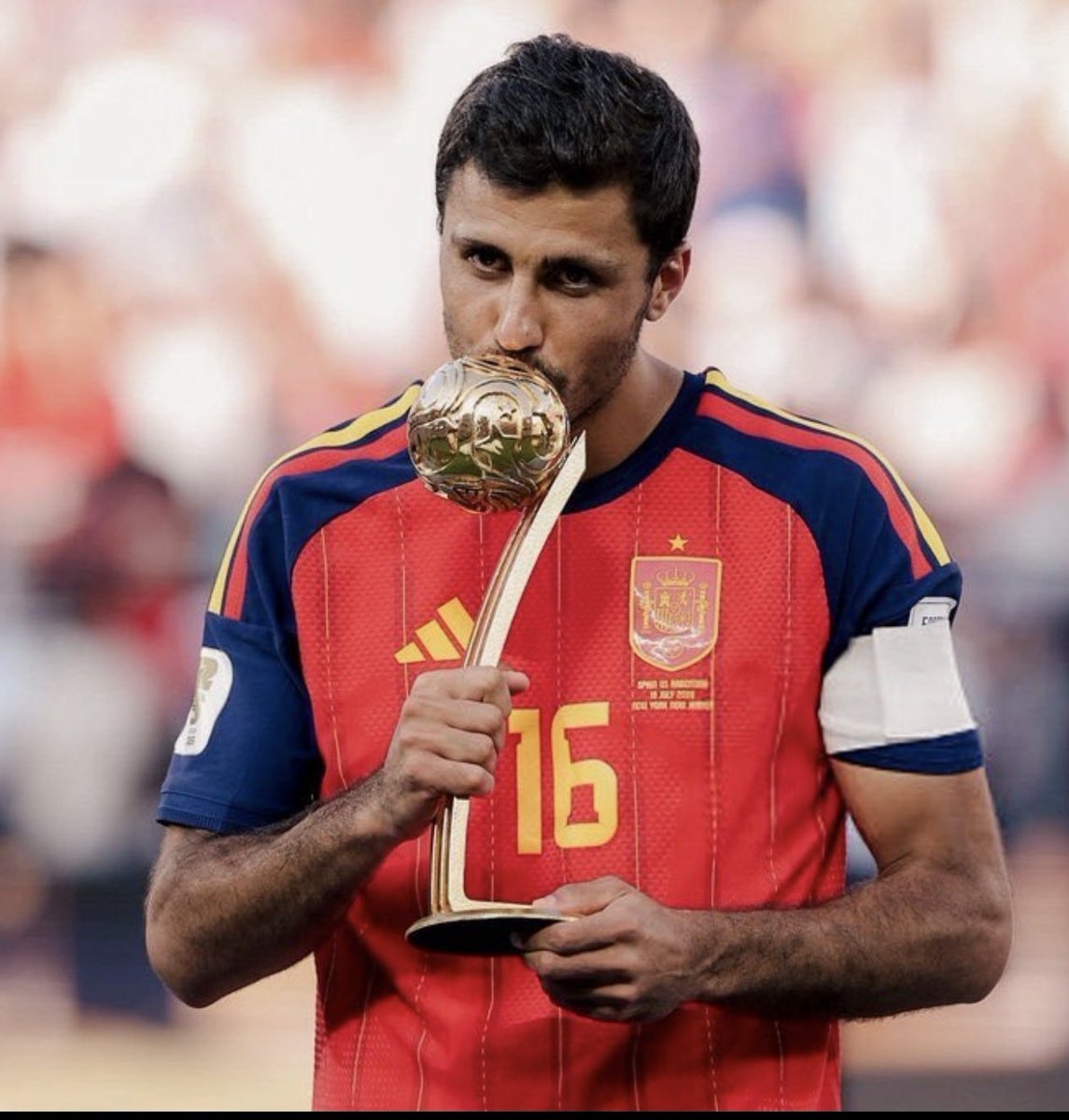 GonFernandez19's tweet photo. @PeskiCensored @realmadrid Fichad a Rodri @realmadrid https://t.co/TPeqYhxZd6