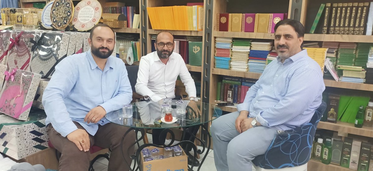 HudaParBalikesr's tweet photo. Kurucu İl Başkanımız Orhan Dikgöz ve İl Başkanımız Yakup Aksoy  Balıkesir İHH İl Başkanı Ahmet Beyazçelik, İkra Kitabevi sahibi Fatih Erol Hoca ve Buhara Kitabevi sahibi Süleyman Erol’u ziyaret ettiler.
​Göstermiş oldukları ilgi ve alakadan dolayı kendilerine teşekkür ediyoruz. https://t.co/b24xxr0xgo