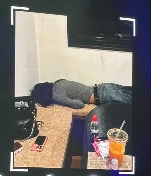 speedi_24's tweet photo. I BAAADLY need this part to be included in the documentary 🤧 https://t.co/Pv1Zn90HRw