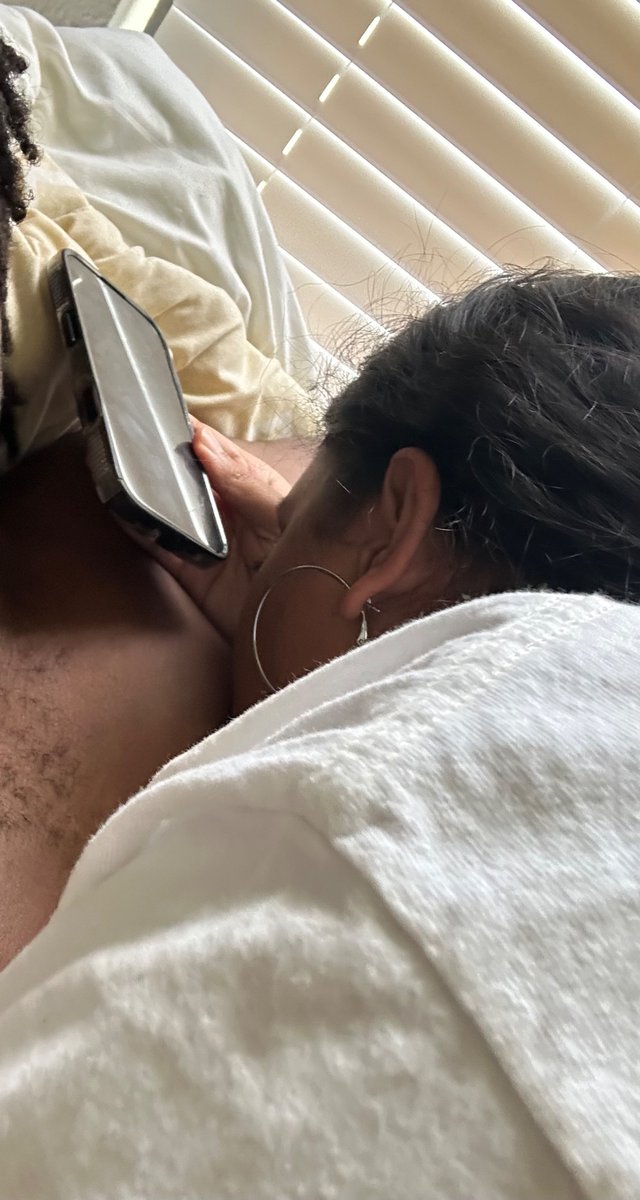 Mustyunderling's tweet photo. I let her have top so she worshipped my sensitive lil nipples, after the camera was put down she held me down and made me smell her very stinky armpits for an hour………#nipplesucking #nipplelicking #nippleworship #domme #submissive #orlando #stinkyarmpits https://t.co/BWda4uoZig