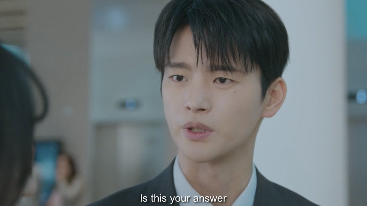 whataeverrr's tweet photo. *stood against all odds for his sake, publicly 🤝 at work*

👦🏻:is this your answer to my marriage proposal?

👩🏻:yes.

me: 🚶🏻‍♀️👩🏻‍🦯👩🏻‍🦽🧎🏻‍♀️.

#SeeYouAtWorkTomorrowEp10 #내일도출근
#SeeYouAtWorkTomorrow https://t.co/mjlXbNiYRA