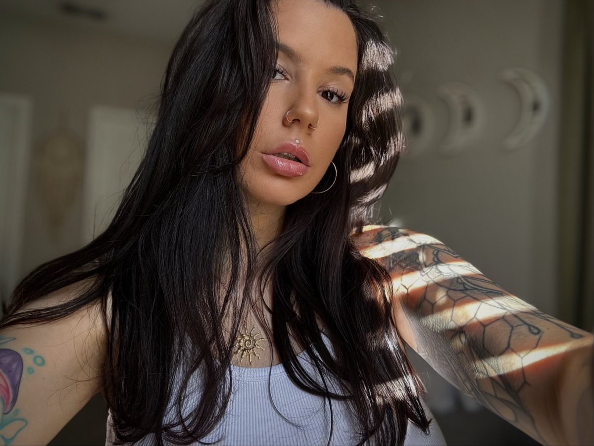 princessspiaxx's tweet photo. Pretty girl, high standards 🤍 https://t.co/GIdoLFwuLr