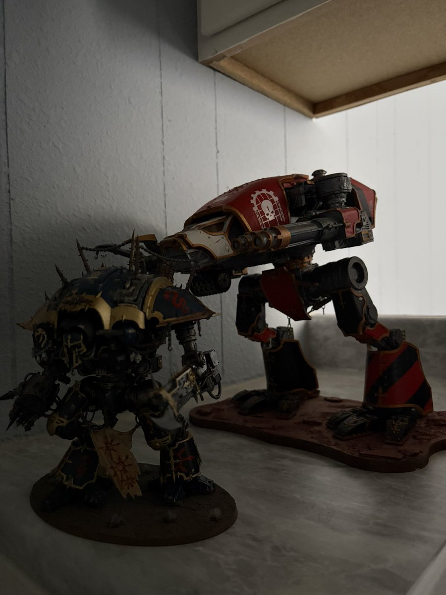 SaintRustyyy's tweet photo. Warhound Titan https://t.co/9bSN4rvh00