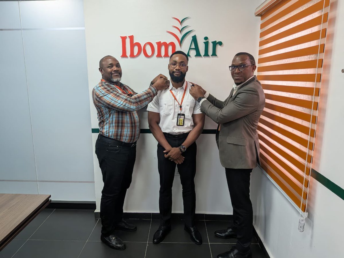 ibomairlines's tweet photo. As we wrap up the station-wide ceremony, congratulations to our Uyo-based Licensed Maintenance Engineers on their successful professional career upgrade. 👏🏾🎉

Join us in celebrating:
🔸Engr. Utibe E.
🔸Engr. Imaobong 
🔸Engr. Michael 
🔸Engr. Lawrence 
🔸Engr. Bamidele https://t.co/T9mVNYzq0K