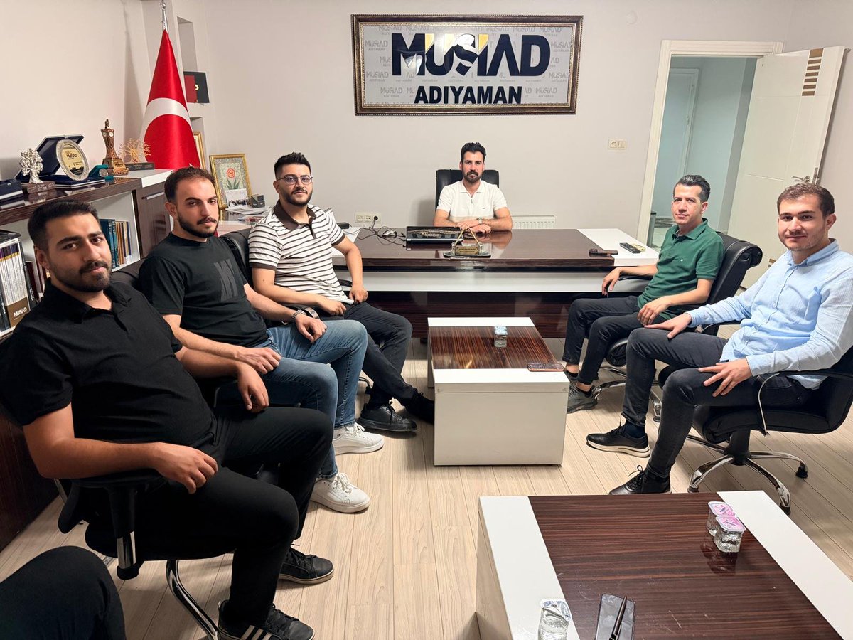 GencMusiad02's tweet photo. Temmuz ayı yönetim kurulu toplantımızı Başkanımız Berkan Yapıcı ve kıymetli üyelerimizin katılımıyla gerçekleştirdik.
Toplantımızda yürüttüğümüz çalışmalar ile önümüzdeki döneme ilişkin proje ve faaliyetlerimizi istişare ettik. https://t.co/HfSwV5q9ZI