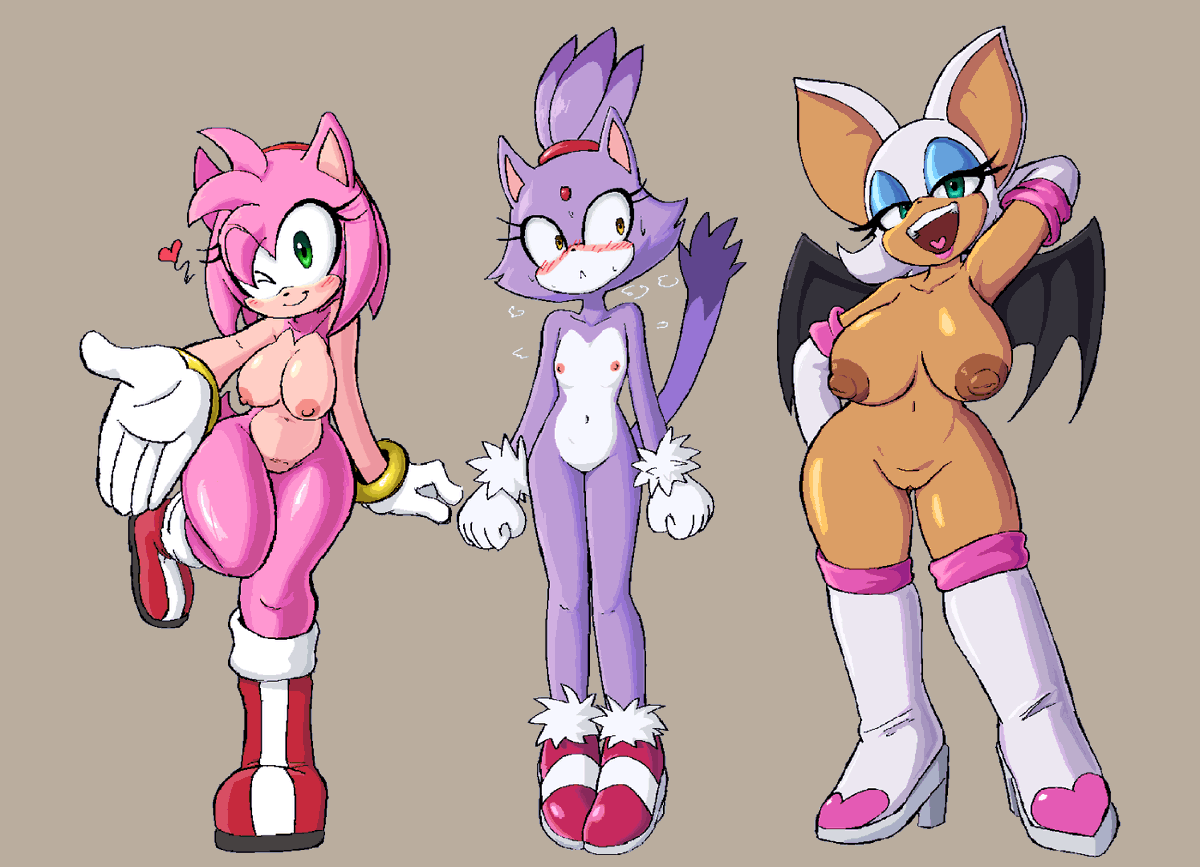 quetalsoynx's tweet photo. Amy, Blaze and Rouge
Some small drawings to figure out a good way to draw Sonic characters, maybe I should try with the guys next https://t.co/WYW1XAOAix