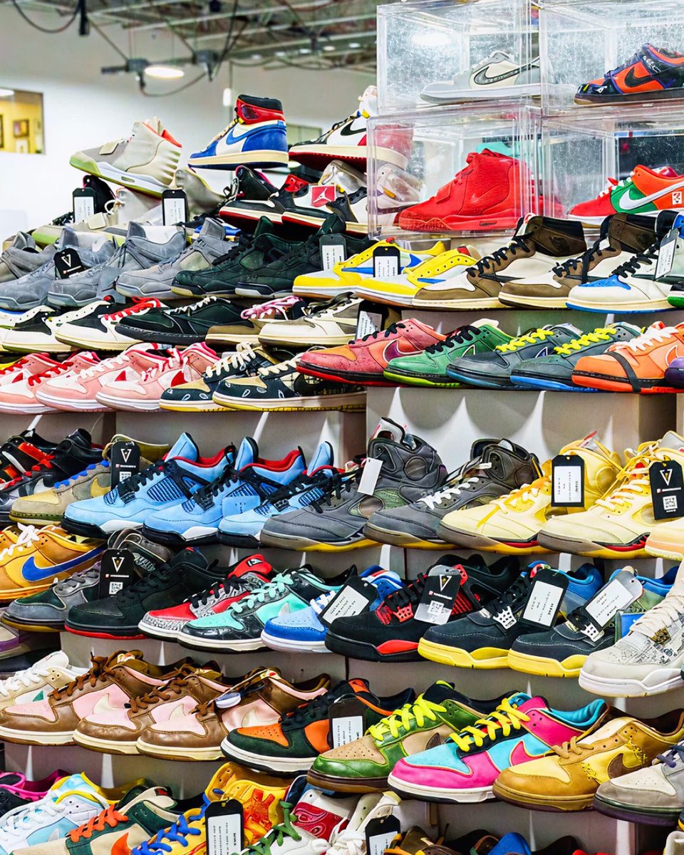 NavyPier's tweet photo. The world’s greatest culture festival is hitting Navy Pier this Saturday, July 25 at 12PM! 👟🔥 Buy, sell and trade the best in sneakers, streetwear, vintage, luxury and collectibles with 400+ vendors, live contests and special guests. Secure your tickets: https://t.co/9pA6f9ZWw3 https://t.co/whOKs8CH0z