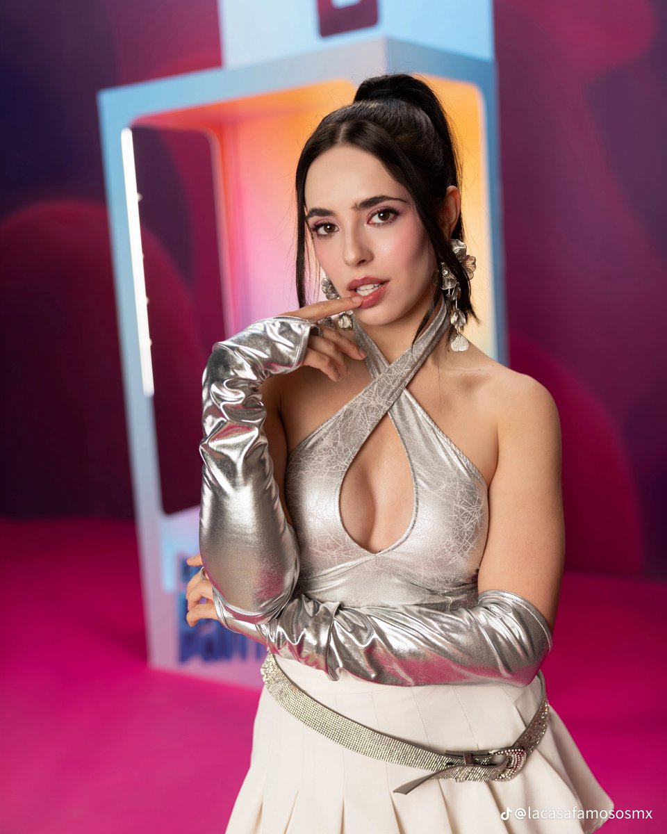 EmZkPr's tweet photo. 🚨 Protejamos a estas Divas Zen ♾️ a cualquier costo. 

Ellas no pueden salir en la primera semana. No podemos dejar a víctimas ahí adentro y sacrificar a Ximena o Arantza. Hagan paro.

#LCDLFMx4 https://t.co/CTFoj3hFuH