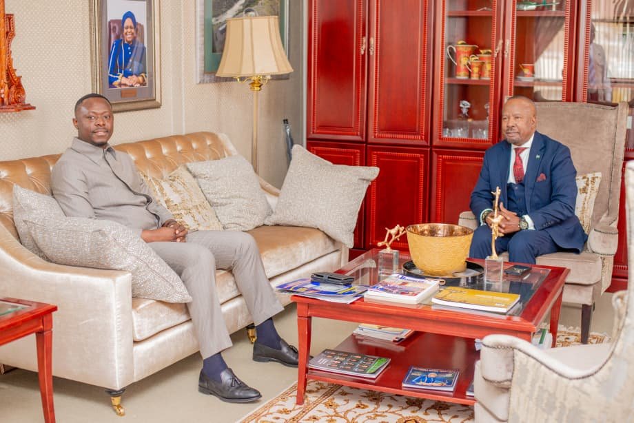BornWinner_OdG's tweet photo. #RDC 🇨🇩
#SNEL 💡
Grâce au leadership du DG @ted_lwamba
Un Partenariat entre SNEL &amp; NamPower ! 🇨🇩🇳🇦
​à été signer pour renforcer l'intégration énergétique régionale (SAPP).
​ Au programme :
🔹 Formations pour ~30 cadres dès le mois d’août
🔹 Diversification
🔹 Développement d'Inga https://t.co/8PLpqJhfy5