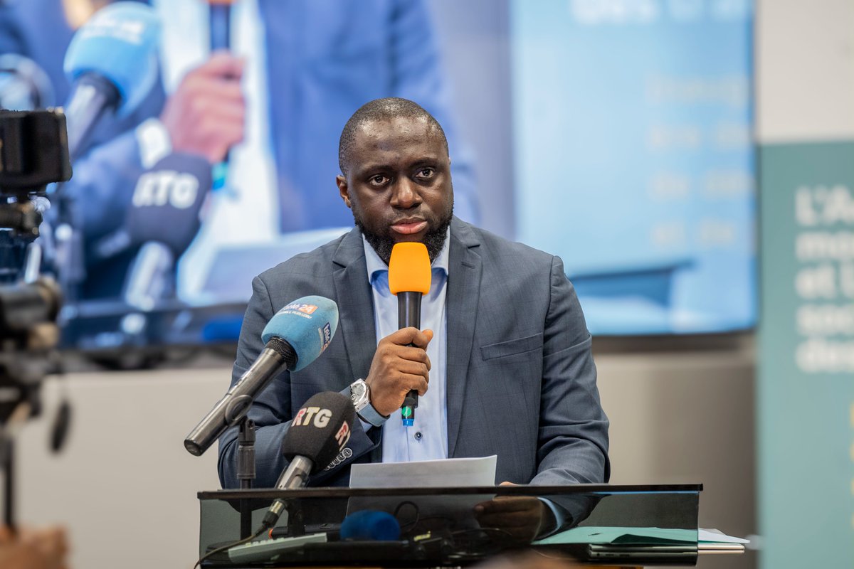 PNUDGuinee's tweet photo. Lancement à Conakry du programme conjoint pour l'emploi décent et l'extension de la protection sociale, avec une phase pilote couvrant 3 000 #travailleurs de l'économie informelle, dont 60 % de #femmes. #VisionSimandou2040 #ODD https://t.co/yGowHCOTkY