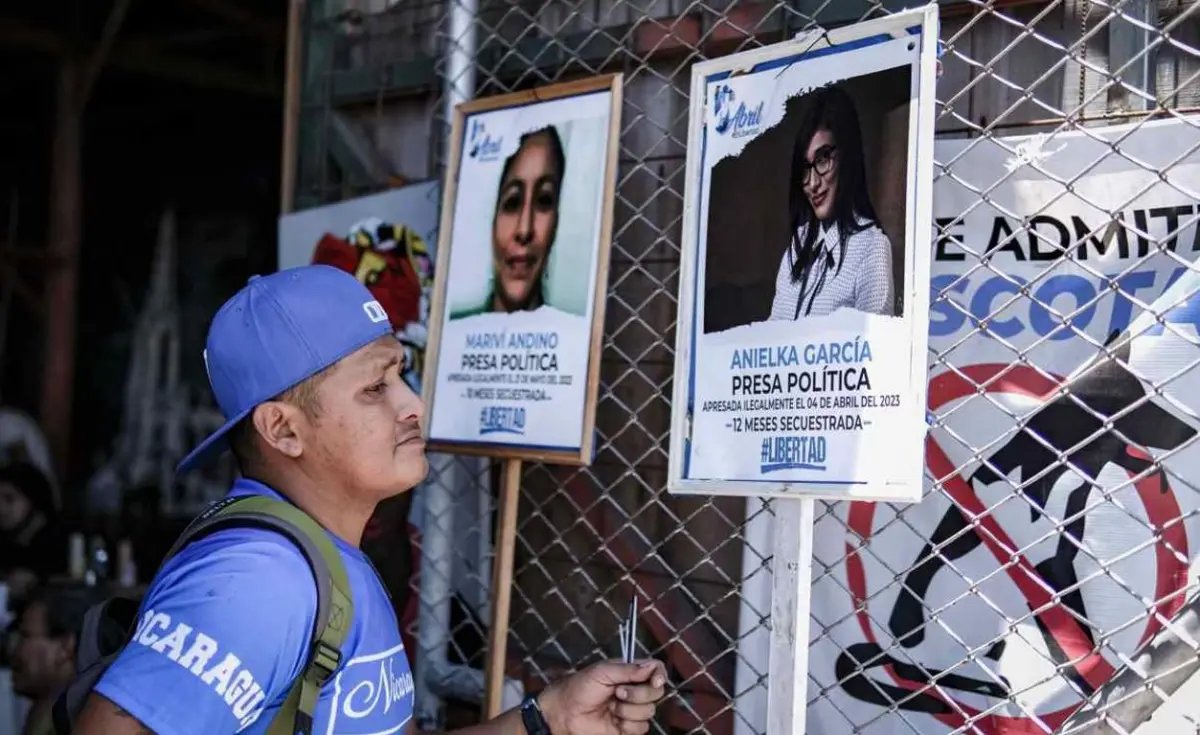 Luccas1964's tweet photo. @MachadoDarlon Ameaça a Liberdade....

Anitta em qualquer país da EXTREMA ESQUERDA estaria presa por indecência e imoralidade https://t.co/NenGz3fTIU