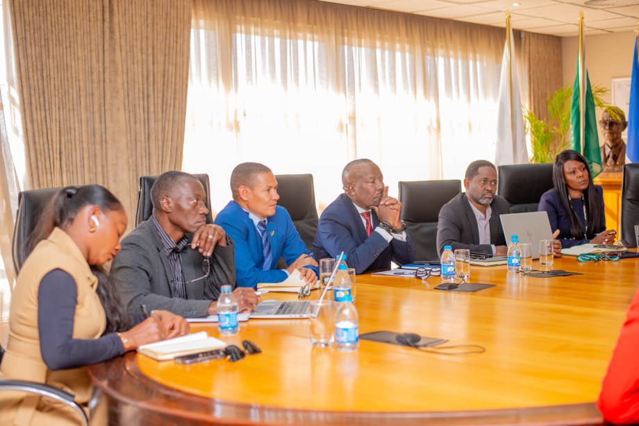 AmasomeJoel's tweet photo. #RDC #SNEL et NamPower, l'entreprise nationale d'électricité de la Namibie, ont renforcé leur coopération en vue d'accélérer l'intégration énergétique régionale et de développer les échanges d'électricité au sein de la Southern African Power Pool (SAPP).
@ted_Iwamba https://t.co/1iYXT4lair