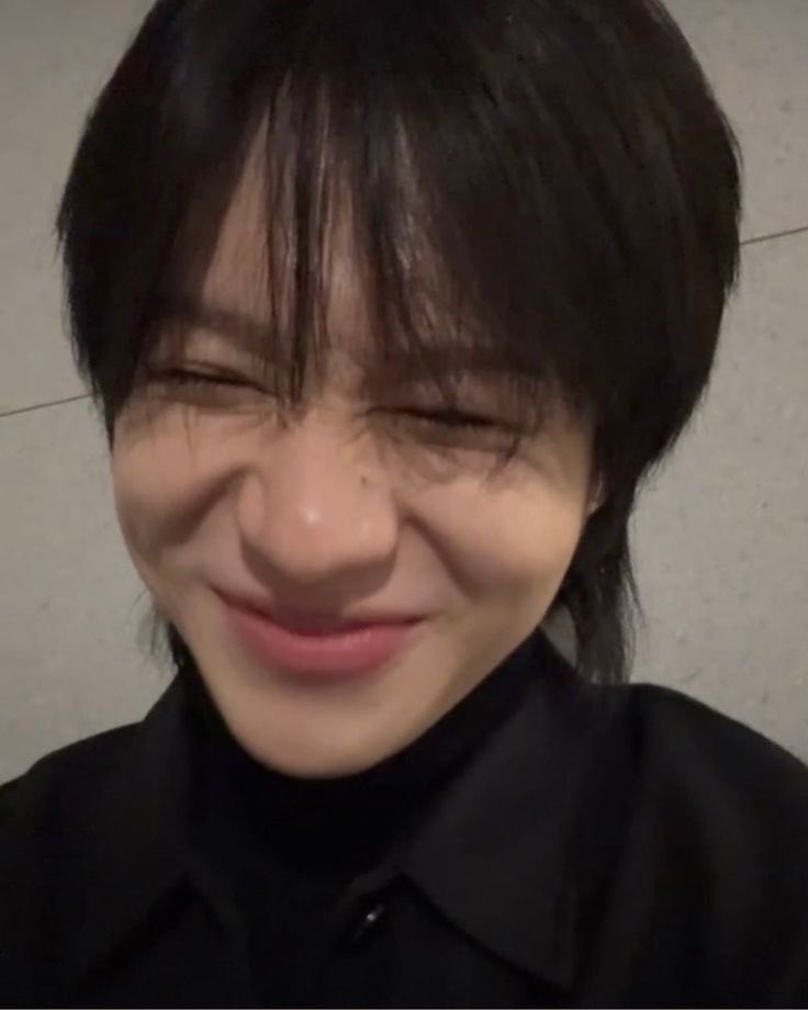 6v6zone's tweet photo. his little nose scrunch against the world https://t.co/xUTMOMnr8D