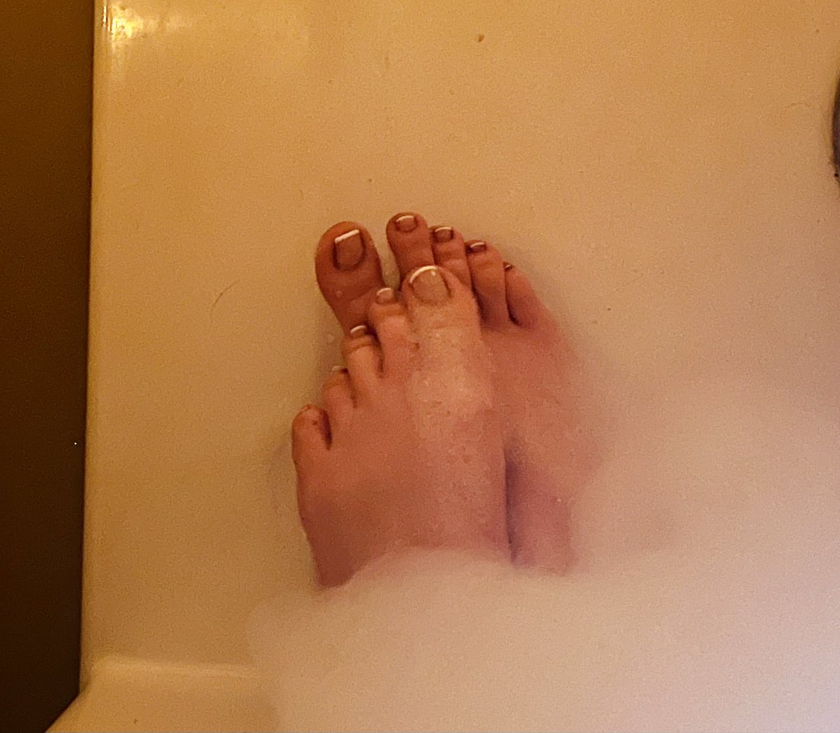 Lor6699's tweet photo. New here!! Looking to sell feet pictures!! Message me for more content!! Scammers will be reported https://t.co/qWxicqOAVJ