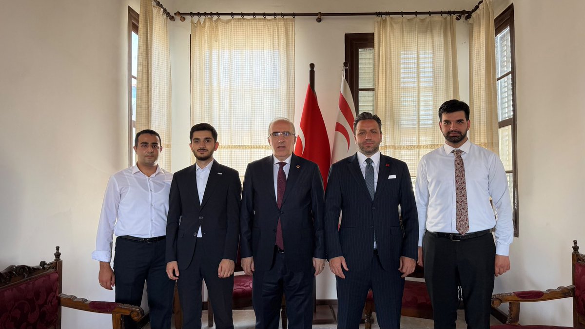 SaadetPartisi's tweet photo. Genel Başkan Yardımcımız ve İstanbul Milletvekilimiz Sayın Mustafa Kaya, Genel Başkan Yardımcımız Sayın Fatih Akdağoğlu ile birlikte 1974 - 20 Temmuz Barış Harekatı’nın 52. Yıldönümü etkinlikleri çerçevesinde bulundukları KKTC’de Lefkoşa Büyükelçimiz Sayın Ali Murat Başçeri’yi makamında ziyaret etti. 
Cumhuriyet Meclisi Başkanı Sayın Ziya Öztürkler ile bir araya geldi. Sevgi ve Kardeşlik Derneği (SEVKAD) yöneticilerinden çalışmaları ile ilgili brifing aldı. KKTC Cumhurbaşkanı Sayın Tufan Erhürman’a tebrik ve başarı dileklerini arz etti.