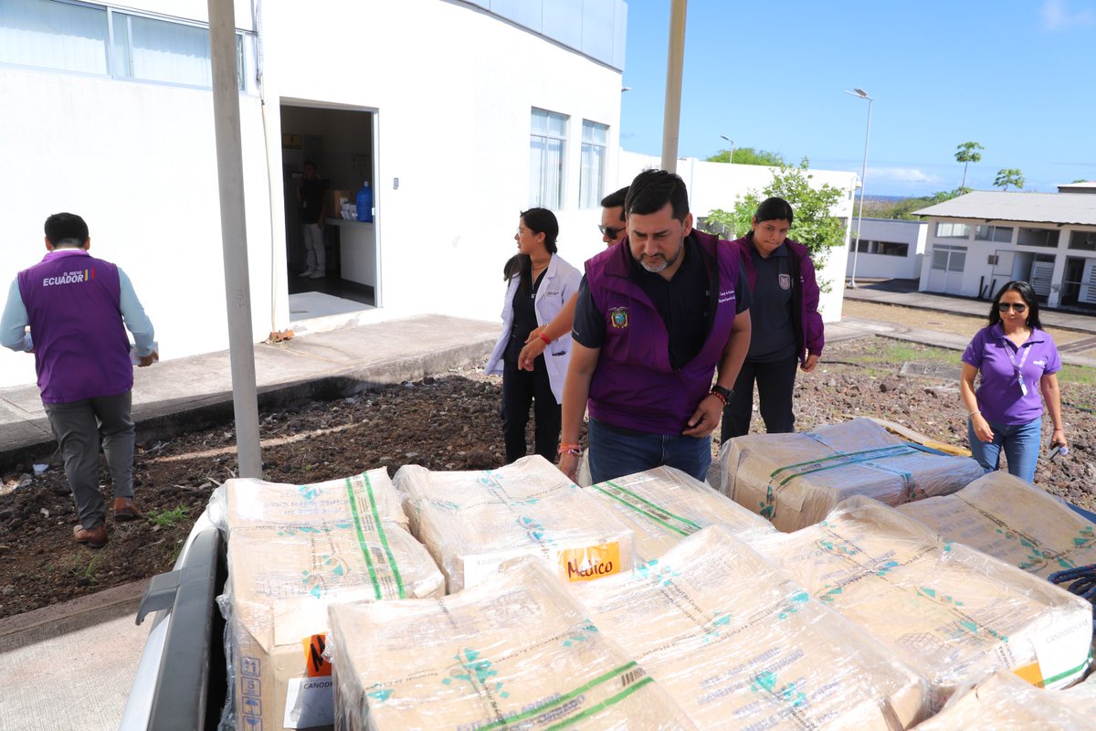 CGGalapagos's tweet photo. El Consejo de Gobierno del Régimen Especial de Galápagos continúa impulsando alianzas estratégicas con la empresa privada para fortalecer los servicios públicos en beneficio de la comunidad. https://t.co/0BG8fdL3yE