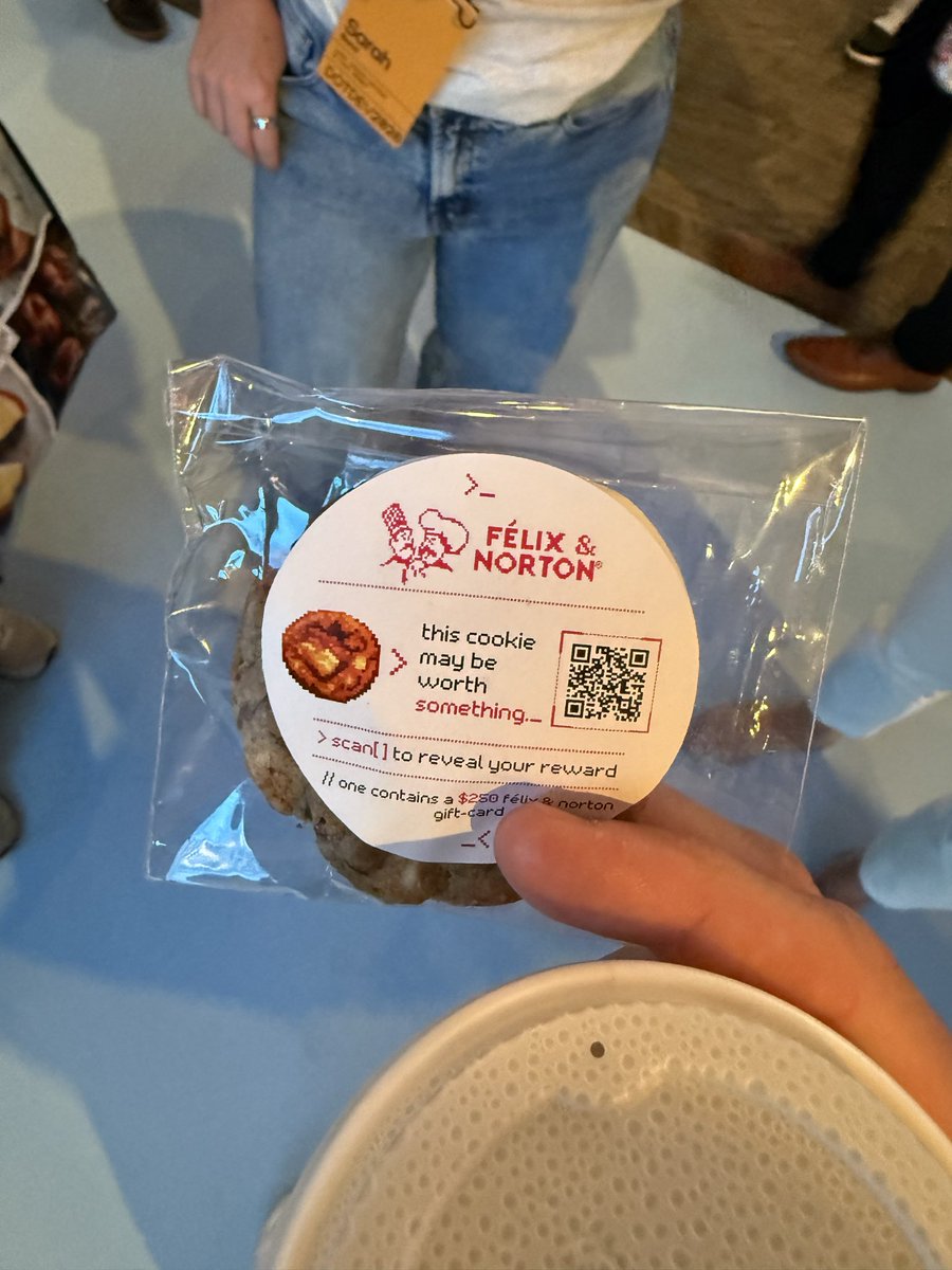 nickselman's tweet photo. Hey @seempaq 🍪 this is the best activation I’ve seen all week — well done https://t.co/QkpwUY4xtu