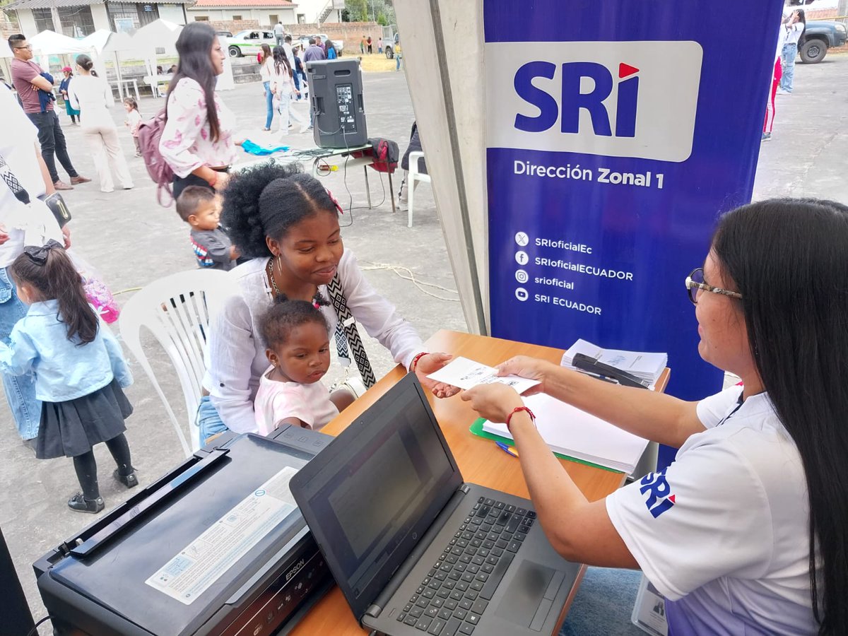 SRIoficialEc's tweet photo. #SRIZonal1

Seguimos presentes en territorio para facilitar el acceso a nuestros servicios.

En el barrio San Francisco del Tejar, cantón Ibarra, brindamos atención en:

◽️ Inscripción y actualización del RUC.
◽️ Generación de claves.
◽️ Información sobre beneficios tributarios. https://t.co/6GRAG2hbTB