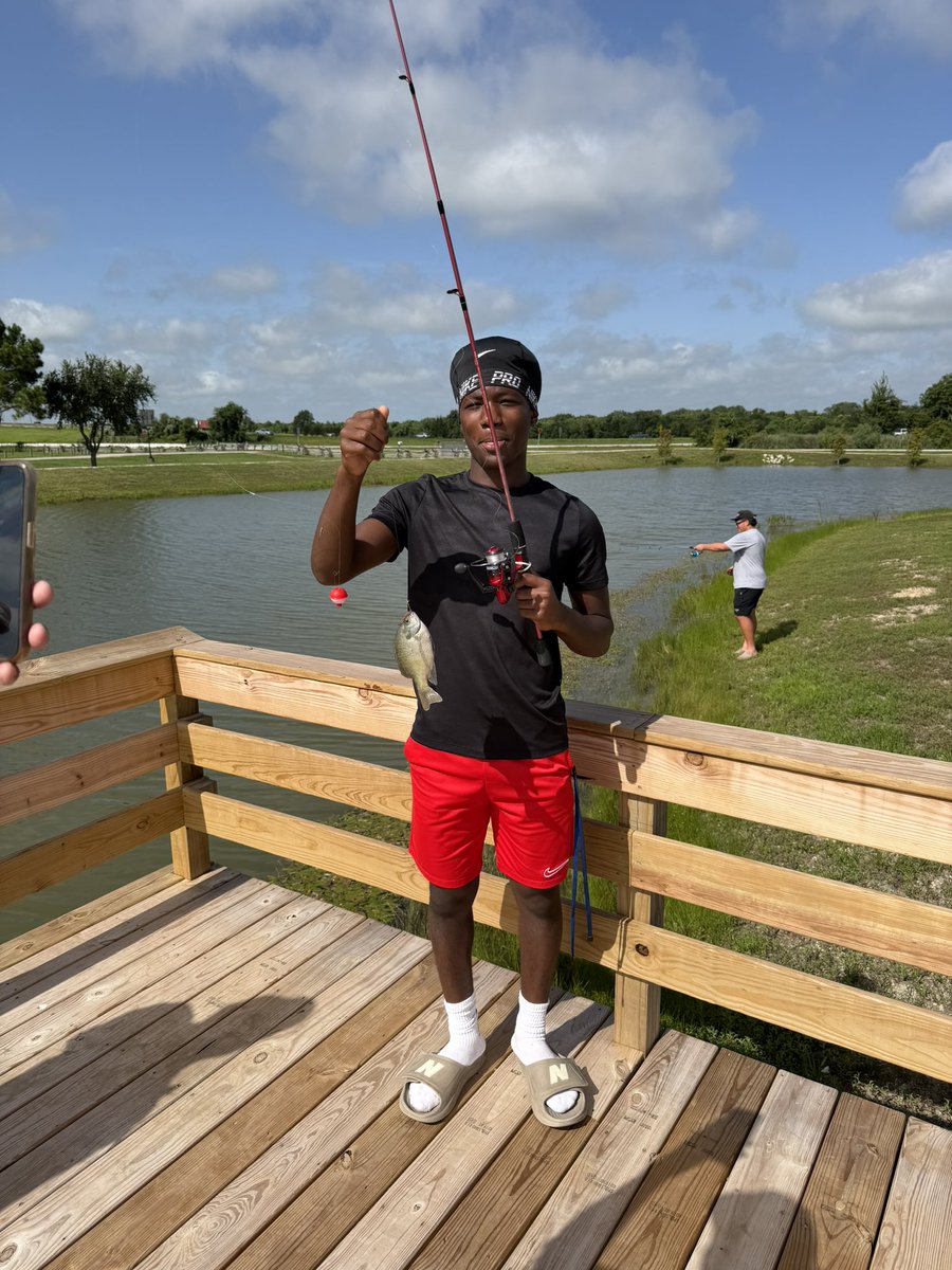 CoachArrambide's tweet photo. Huge shoutout to Bryan Fraizer and Nathan Murphy &amp; the Brazoria Parks Department for hosting us today!  They went above and beyond to show us a great time! Their facilities and commitment to making the outdoors great is top notch! #fishon #morethanfootball #BPortBuilt https://t.co/Yh6AiHgHCE