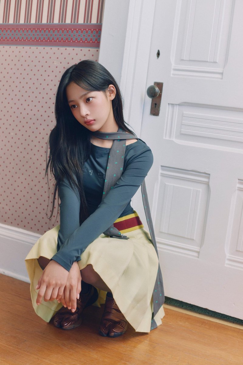 Parkjihyoh26's tweet photo. Newjeans
#newjeans #njz #MinjiHanniDanielleHaerinHyein_5jeans_forever https://t.co/pvcrA7Nj5u