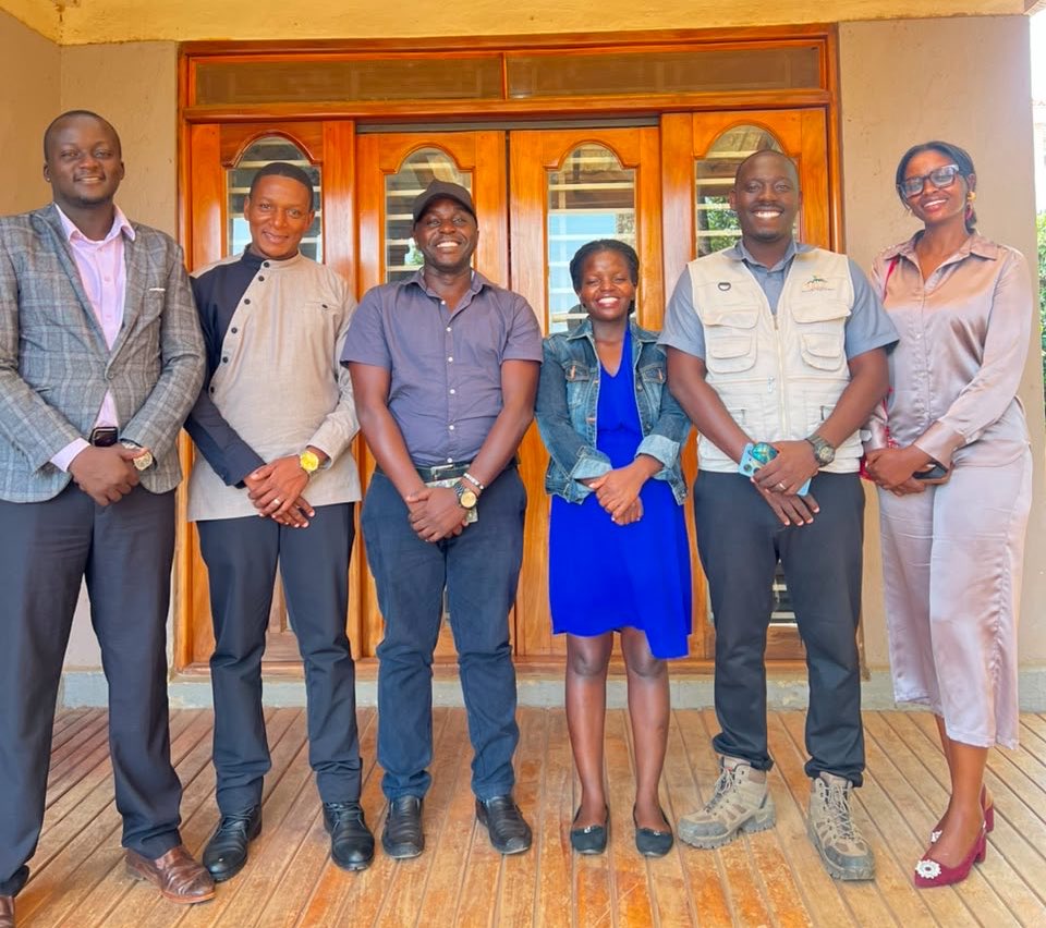 TourOperatorsAc's tweet photo. THIS IS A GOOD UPDATE!!

Board Members of TOA had a successful meeting with AUTO as we plan for a PARTNERSHIP during the forthcoming coming MASTERCLASS!

We appreciate the @ug_tour secretariat for such a productive conversation and accepting to partner with us on our mission. https://t.co/i177HbfjLv