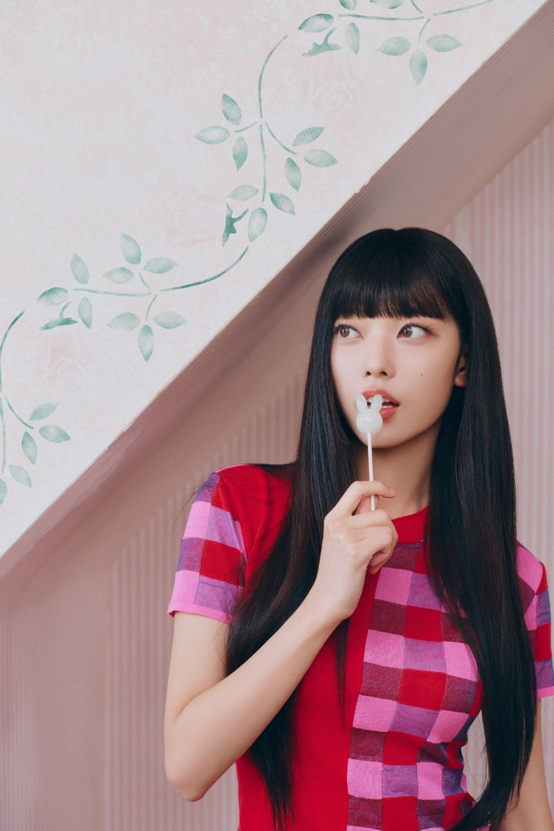 Parkjihyoh26's tweet photo. Newjeans
#newjeans #njz #MinjiHanniDanielleHaerinHyein_5jeans_forever https://t.co/pvcrA7Nj5u