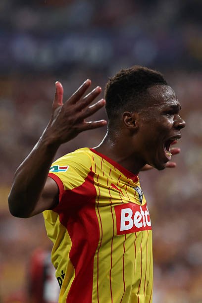 RisingGemsz's tweet photo. Mamadou Sangaré is available for only £35m by the way. This would be an absolute steal for any club looking for a top-quality 6/8. https://t.co/8AB5Nivxlt