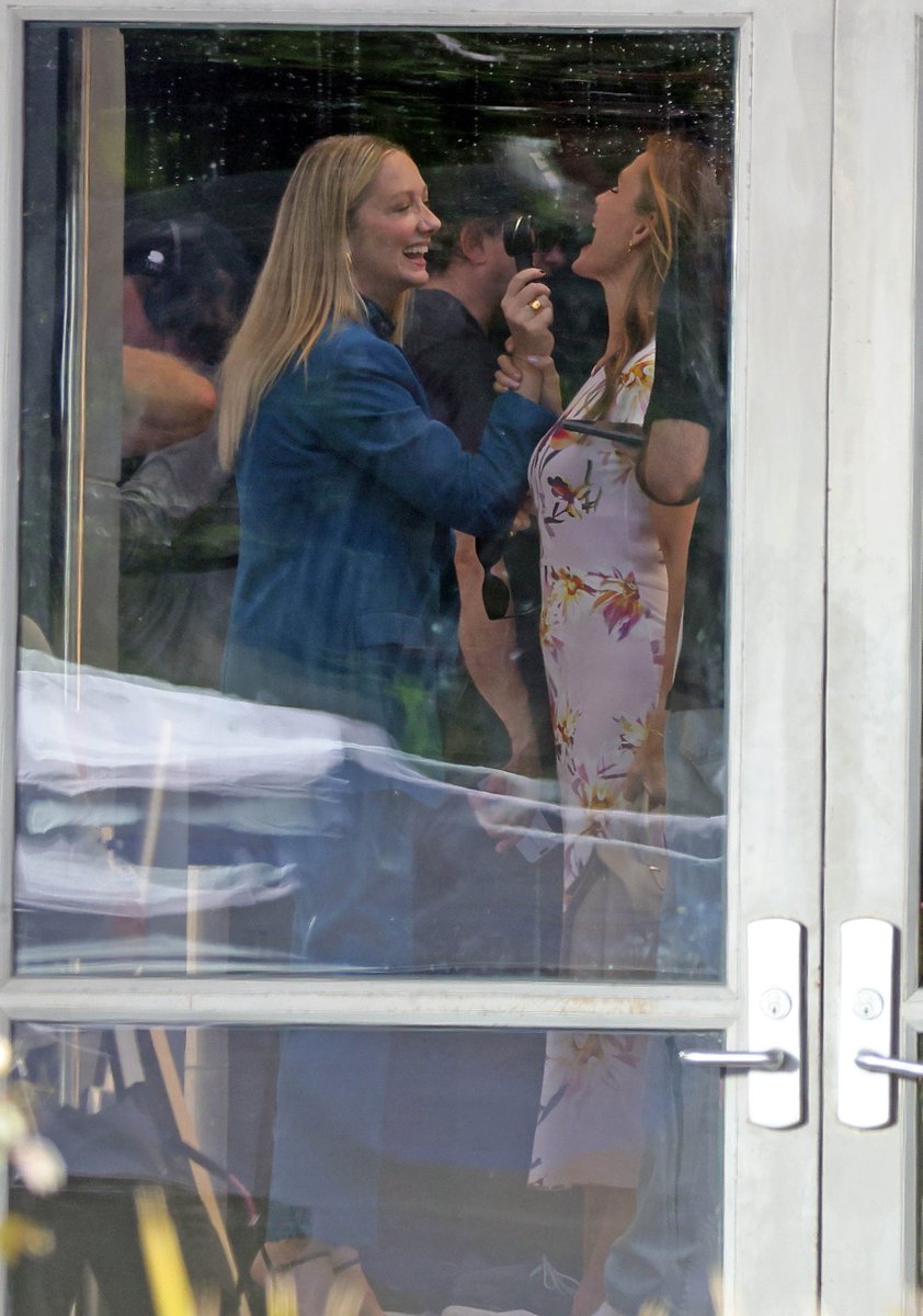 JustJared's tweet photo. It looks like Jennifer Garner and Judy Greer have joined the cast of the "13 Going on 30" movie! The actresses, who played Jenna Rink and Lucy Wyman in the original movie, were spotted filming a scene with new star Emily Bader this morning in Los Angeles.

#JenniferGarner #JudyGreer #EmilyBader #13Goingon30 Photos: @BackgridUS