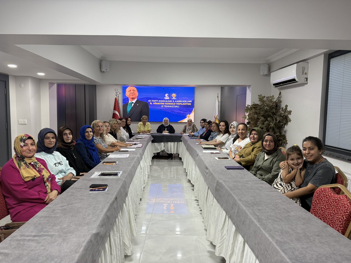 TulaySayili's tweet photo. Haftalık olağan yürütme ve yönetim kurulu toplantımızı gerçekleştirdik.
Toplantımızın ve alınan kararların hayırlara vesile olmasını dilerim. https://t.co/J4yljBa1T5