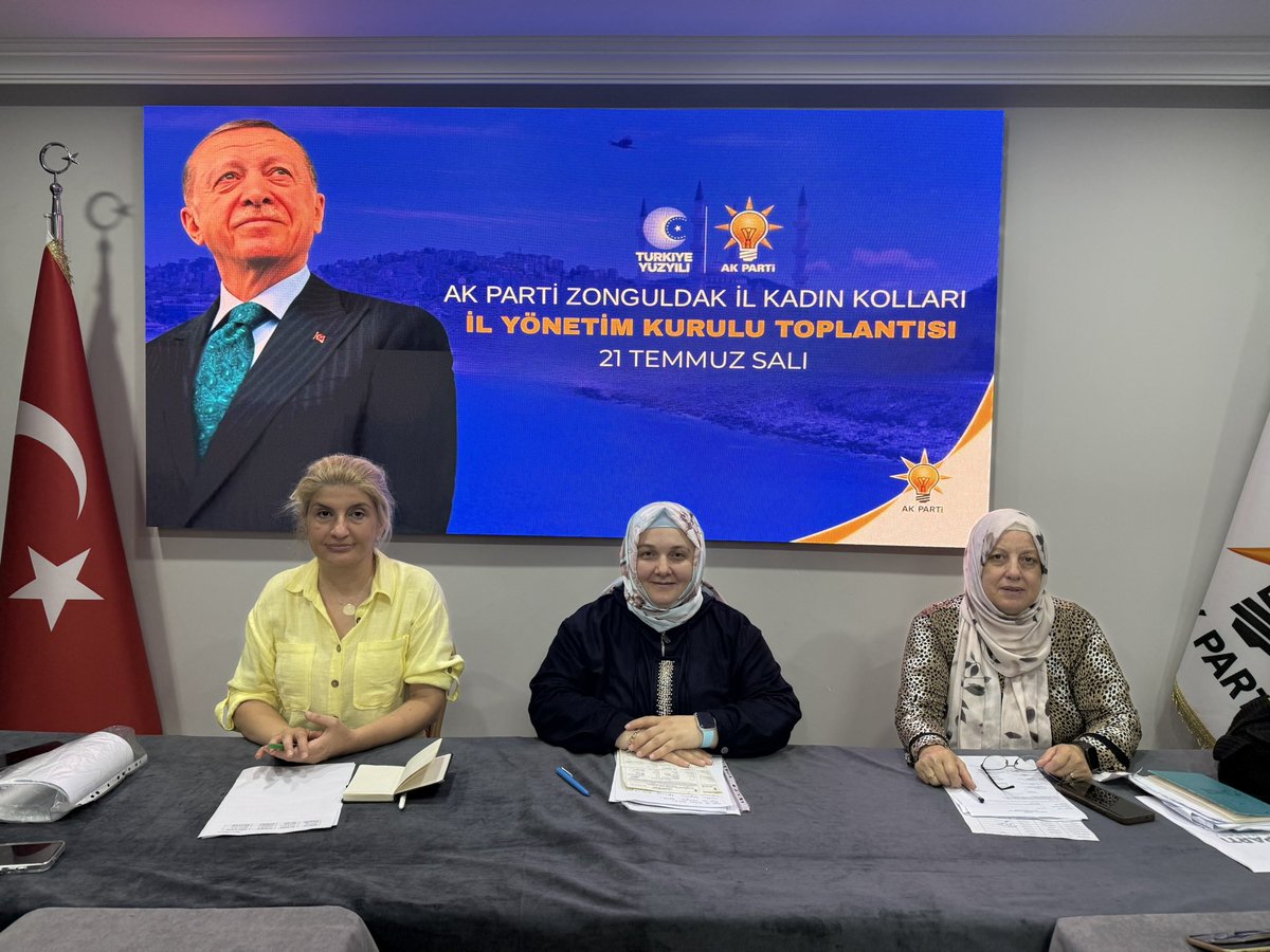 TulaySayili's tweet photo. Haftalık olağan yürütme ve yönetim kurulu toplantımızı gerçekleştirdik.
Toplantımızın ve alınan kararların hayırlara vesile olmasını dilerim. https://t.co/J4yljBa1T5