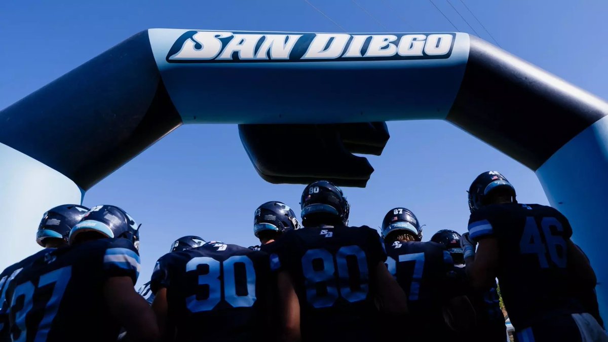 Braden_Riddell's tweet photo. After an amazing west coast 🏄‍♂️ trip and 🏈 camp. I’m grateful 🙏 to receive my 2nd D1 offer from @CoachDiedrick @HC_Carter1 @madbacker56 & @USDFootball Thank you for believing in me! #GoToreros #TXHSFB #GoChaps @CoachTSalazar @CoachRosch @J_Rhoades10 @mfarrellsports @VypeATX @5StarScouting @sixstarfootball @GAINSportsLLC @GPowersScout @LoneStarPrepsTX @On3 @247recruiting @iam_alinedouard @n_parrott478 @PrepRedzoneTX @Rivals @D1RecruitNation @whschapsfb @Westlake_Nation @dctf