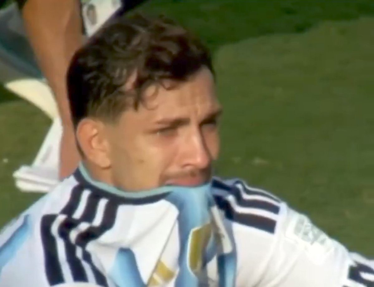 alejandromexdf's tweet photo. @Argentina Día 2. El mundo del fútbol y el balón volvieron a sonreír. https://t.co/AfPJBE6rVV