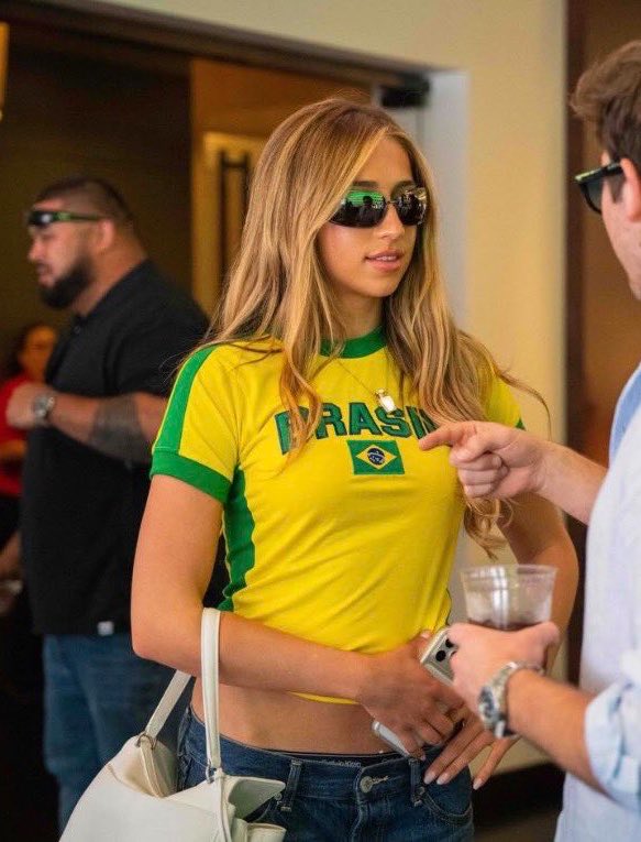 Tate McRae Brasil tweet media