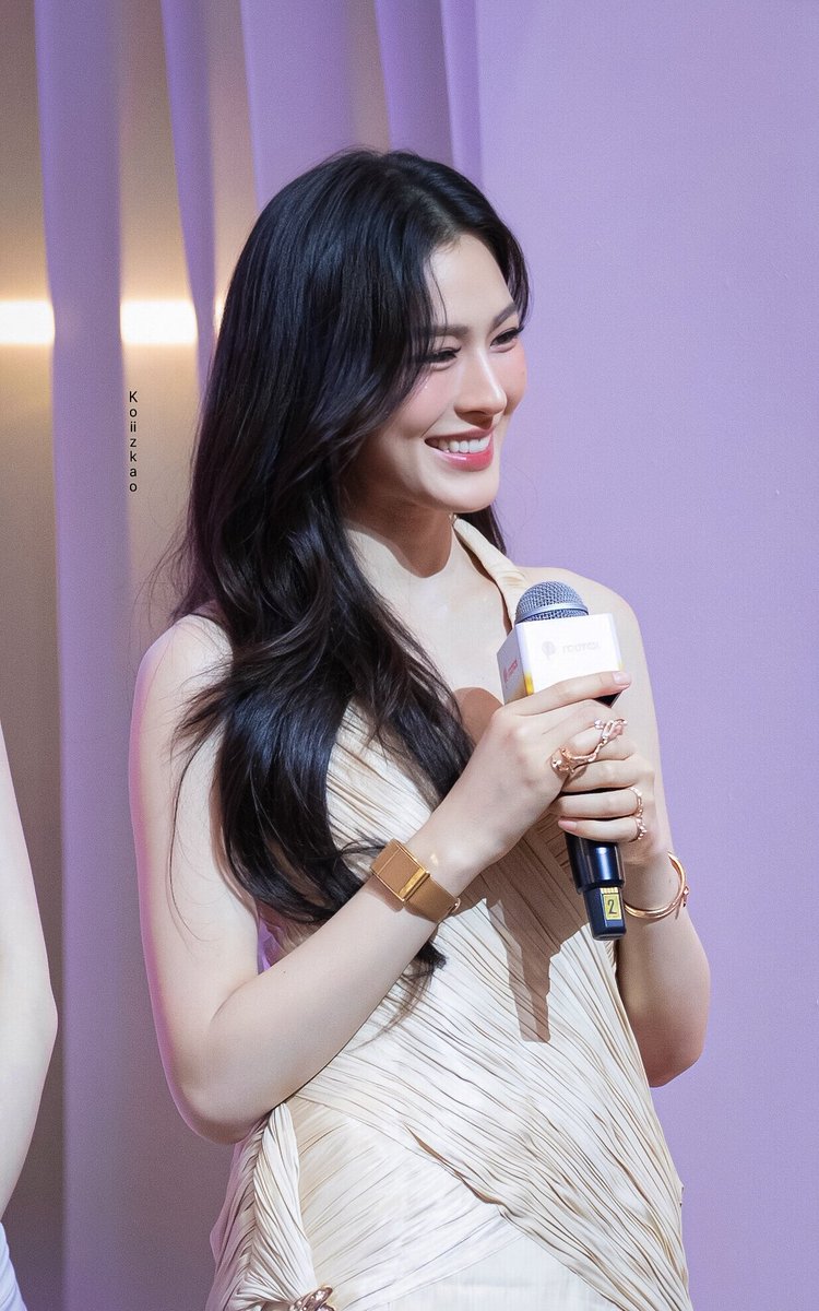 Koiiz9's tweet photo. ☺️😊🤏🏻

LINGORM X SCOTCH THAILAND
#ScotchXLingLing 
#ScotchXLinglingWithOrm https://t.co/kpInLiMdyh