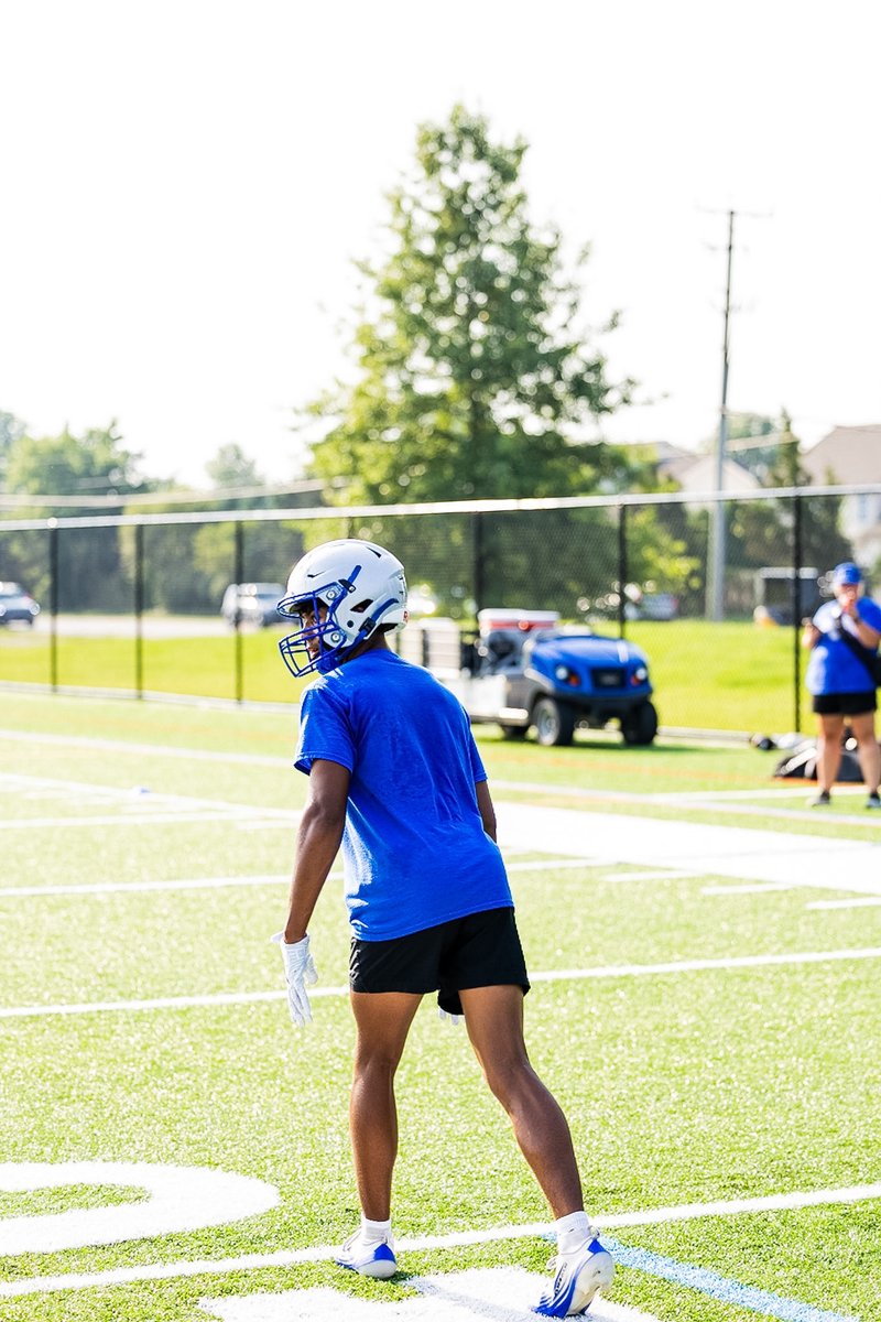 KaiDeF6's tweet photo. Olentangy Liberty v. Worthington Kilbourne 7v7 https://t.co/7ABvyxzLck